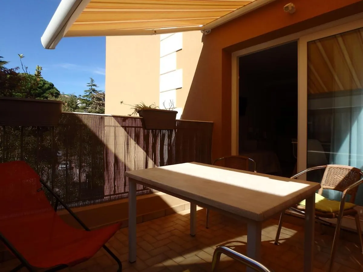 Residence Veles Plage Cannes 3*,
