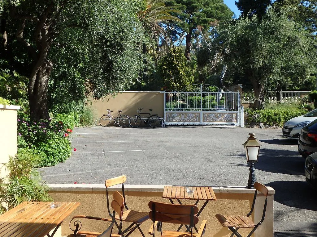 Residence Veles Plage Cannes 3*,