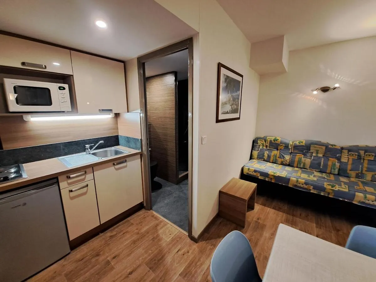 Residence Veles Plage Cannes 3*,