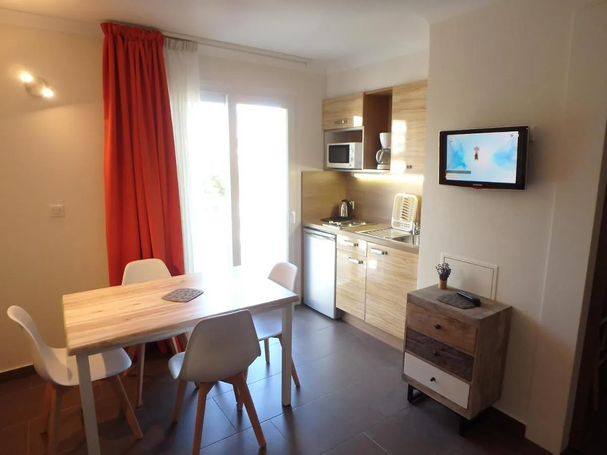 Residence Veles Plage Cannes 3*,