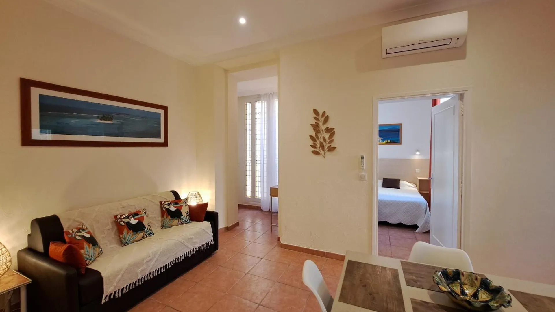 Residence Veles Plage Cannes 3*,